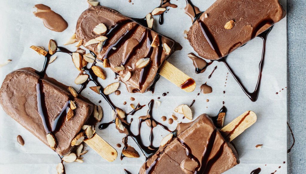 Eenvoudig zelf chocolade fudge ijsjes maken | Eigenhuis Keukens
