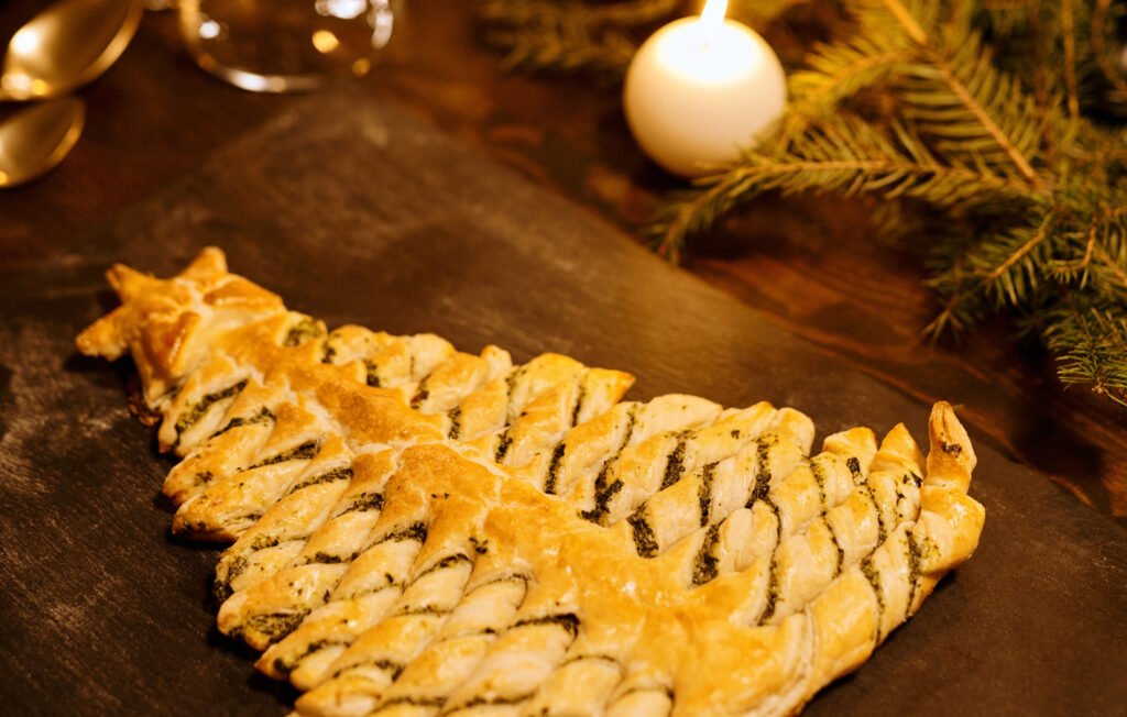 Kerstboom van bladerdeeg met pesto en kaas | Eigenhuis Keukens